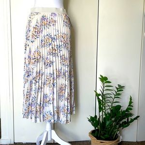 Vince Camuto Midi Skirt!